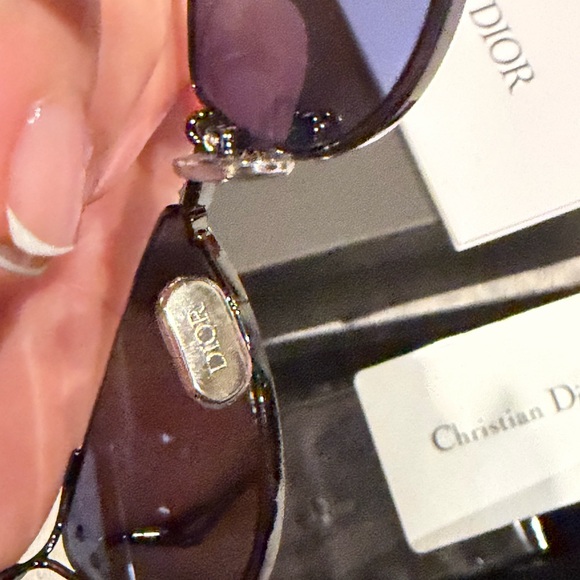 Dior Sleek Black Cat-Eye Sunglasses - Picture 2 of 5